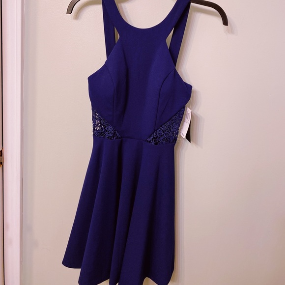 dress - Picture 1 of 2